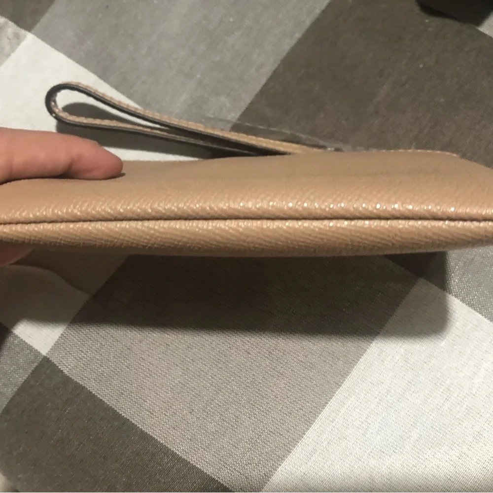 Coach - Picture 9 of 9